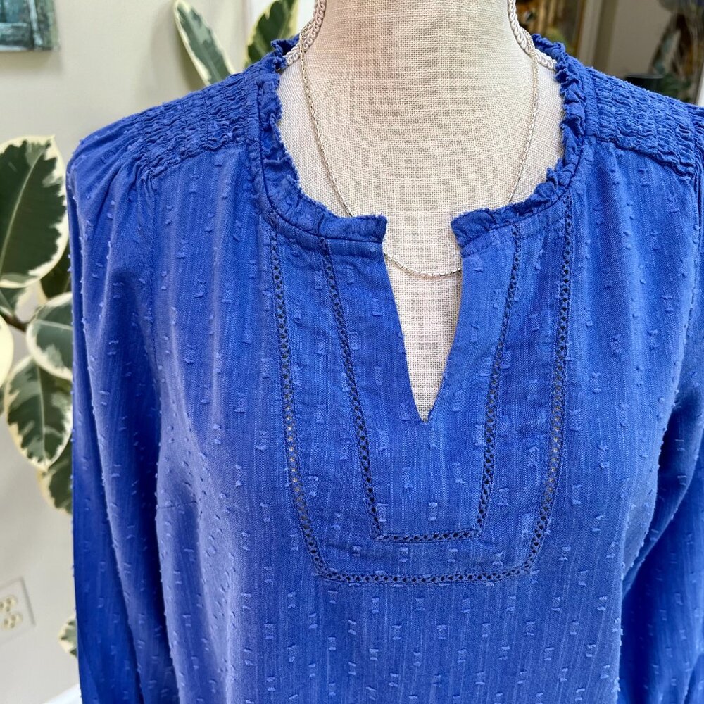 PRICE IS FIRM!  Beautiful Talbots Blue V-Neck Top/Blouse - Picture 3 of 11